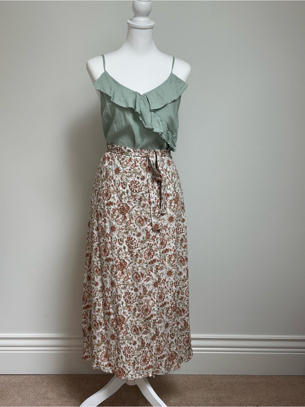 OLD NAVY NWT Ruffled Spaghetti Strap Tank Top - Sage Green